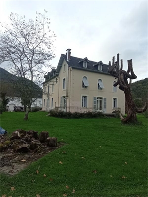 propriete à la vente -   65100  LOURDES, surface 306 m2 vente propriete - UBI445432052